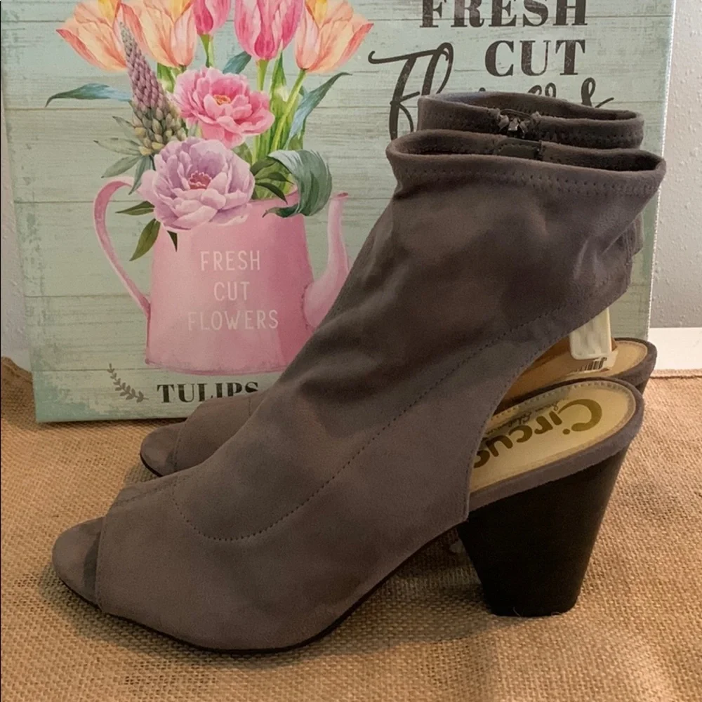 Circus Ankle Boot Sandal Size 8-1/2 - Picture 1 of 9